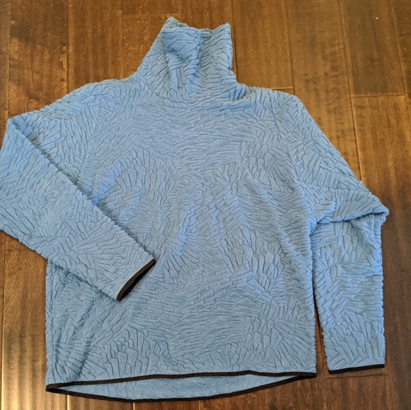 Rare Lulu Textured Turtleneck Sweater 🙌 - Picture 1 of 5